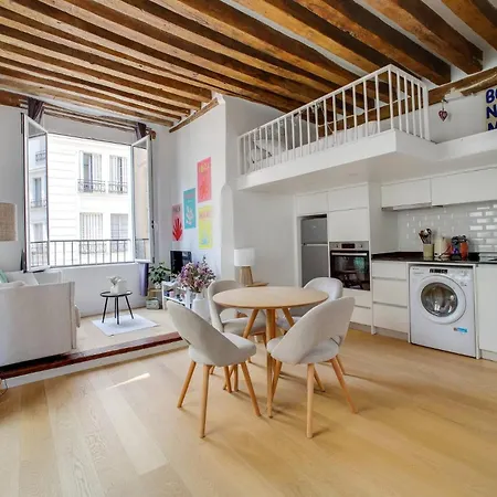 Shiny & Hype Area Apartman